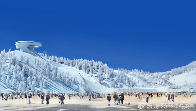 首钢滑雪大跳台雪景全景,观众人群与雪上竞技场馆远眺