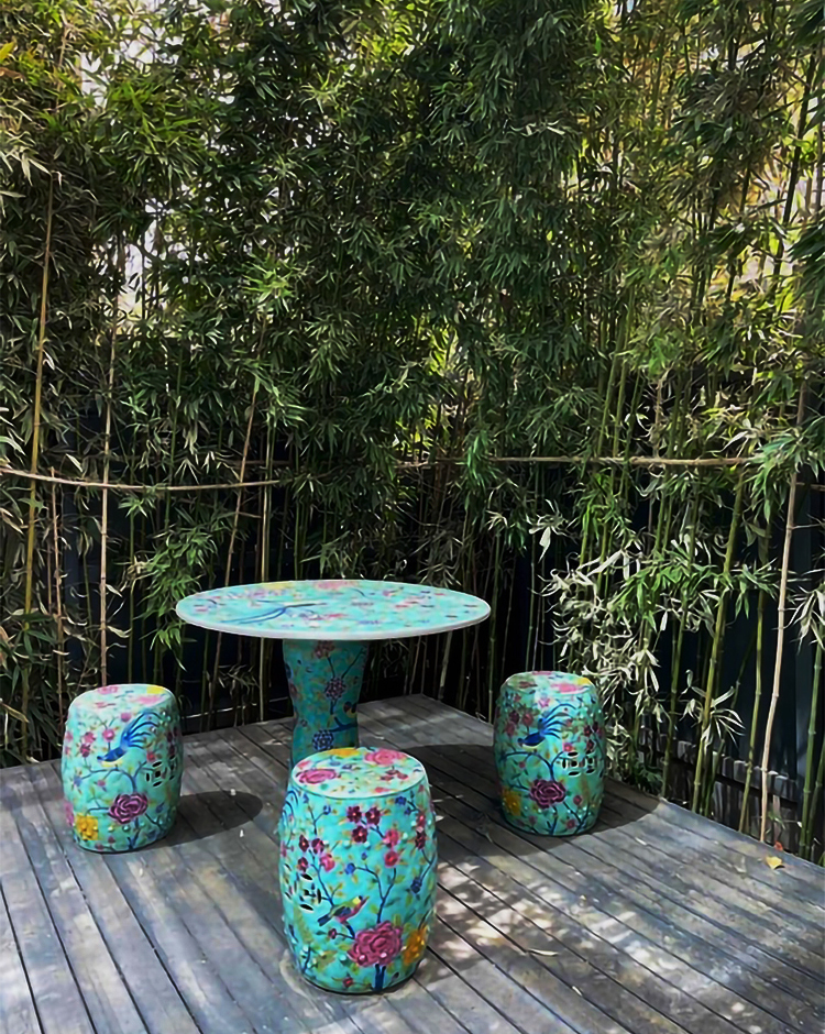 郑州龙飞中学竹林庭院景观设计,青花瓷桌凳与花卉鼓凳休憩区校园环境建设场景