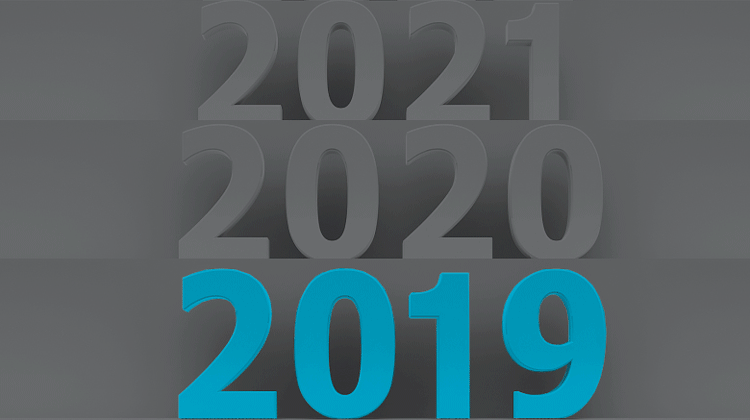 2019至2021年份数字渐进图,2019以蓝色突出,寓意品牌面向未来时间轴
