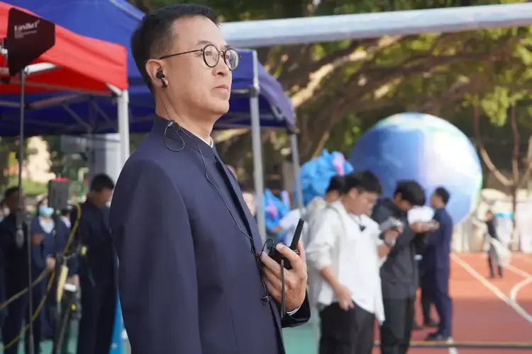 北京市新英才学校副校长魏庆佳,厦门英才30周年校庆总策划,校庆要让学生感受幸福体现创意