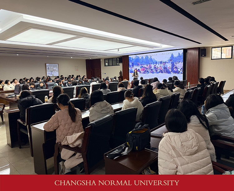 王平校友返校演讲现场,分享学习热爱创业人生经历,学子全身心投入聆听