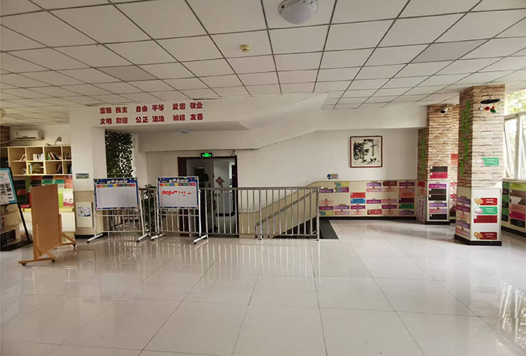 大峪二小红领巾学院改造前实景